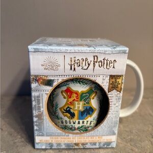 Harry Potter Hogwarts Mug - with colour changing hot chocolate.